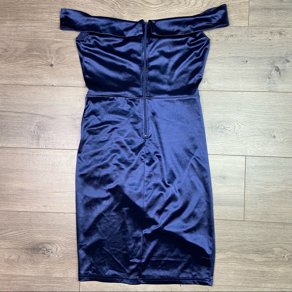 Windsor CAROLINA SATIN DRESS Off the Shoulder M - Picture 8 of 9